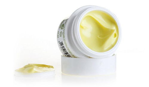 高美堂化妝品 產品形象與店鋪裝修美學，融合通訊設備的科技新體驗