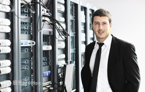 輕與薄 現代IT工程師的移動辦公與數據中心之翼